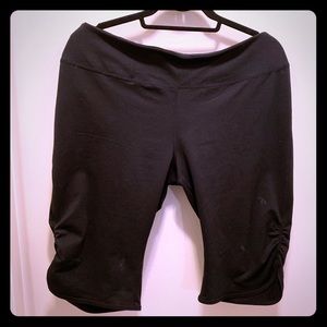 Yoga Bermuda shorts
